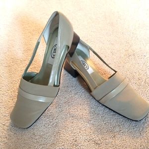 SRO Juniper Stone/Taupe Cut-Out Closed Toe Shoe